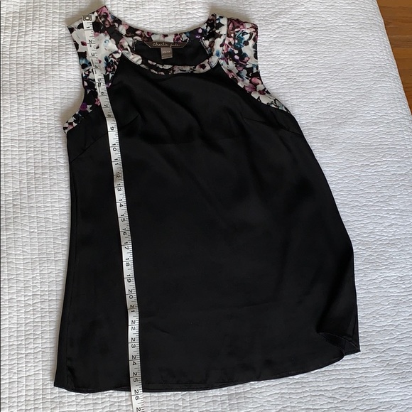 Charlie Jade flowy tank with neck detail - Picture 8 of 9